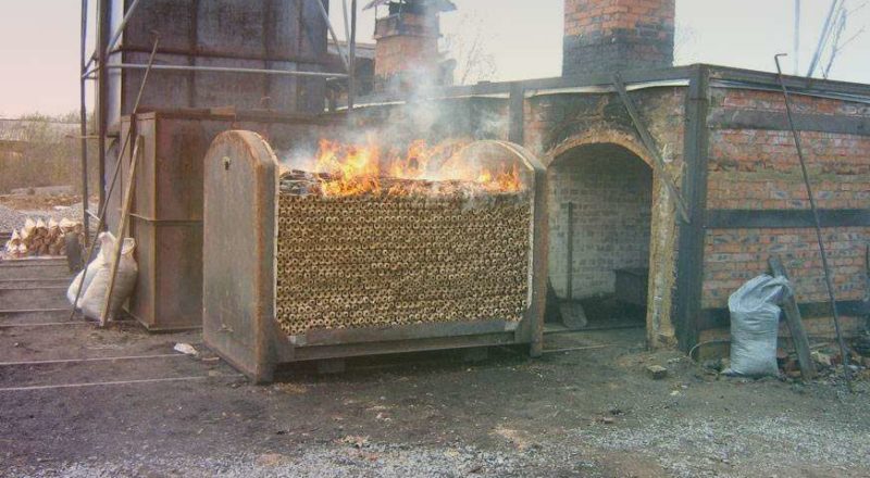 Преимущества использования кирпича для производства древесного угля